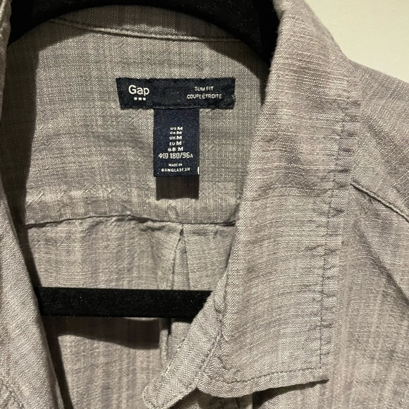 Mens GAP button down - Picture 3 of 3
